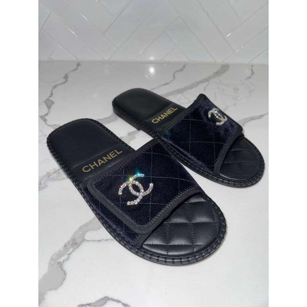 Chanel 23M Black Velvet Crystal CC Logo Hotel Mule Slide Slip On Flat Sandal 40 - Picture 8 of 16
